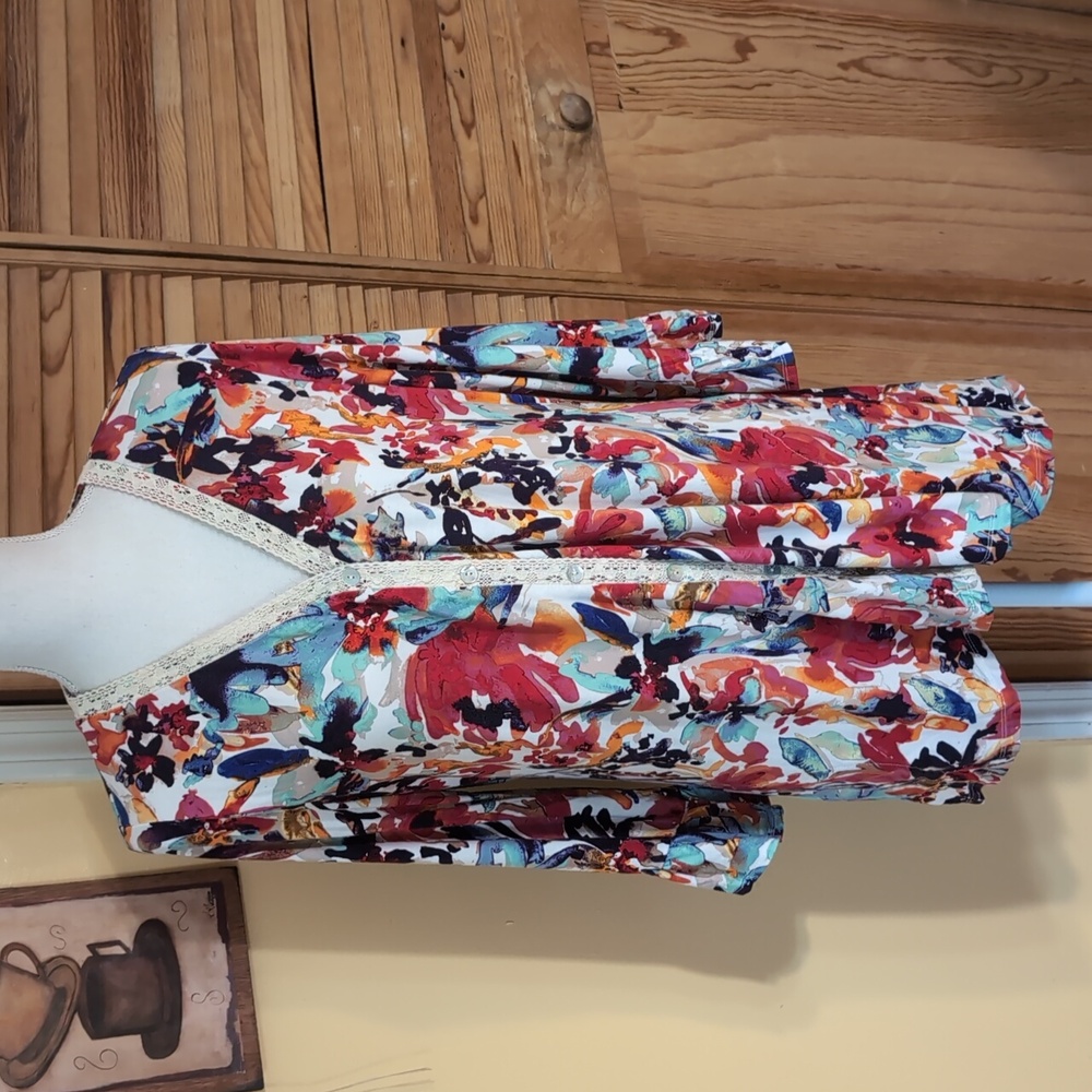 LOGO By Lori Goldstein Colorful Floral Top w/ Bell Sleeves Size L